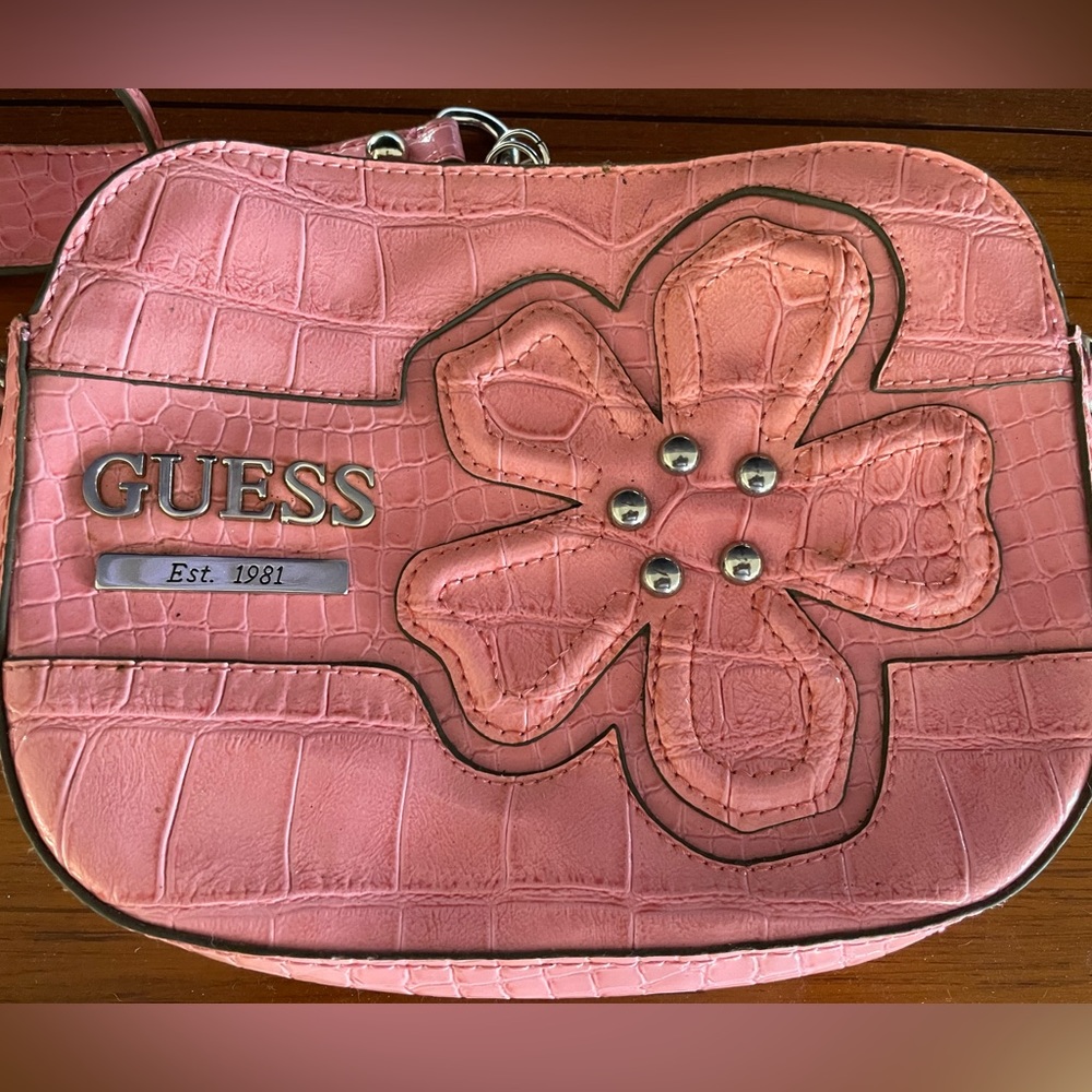 NEW Pretty Pink GUESS Cross Body Bag.